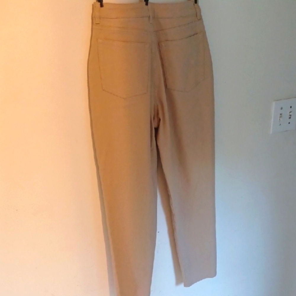 H&M Divided Tan Straight Leg Jeans, Size 6 - Picture 5 of 8